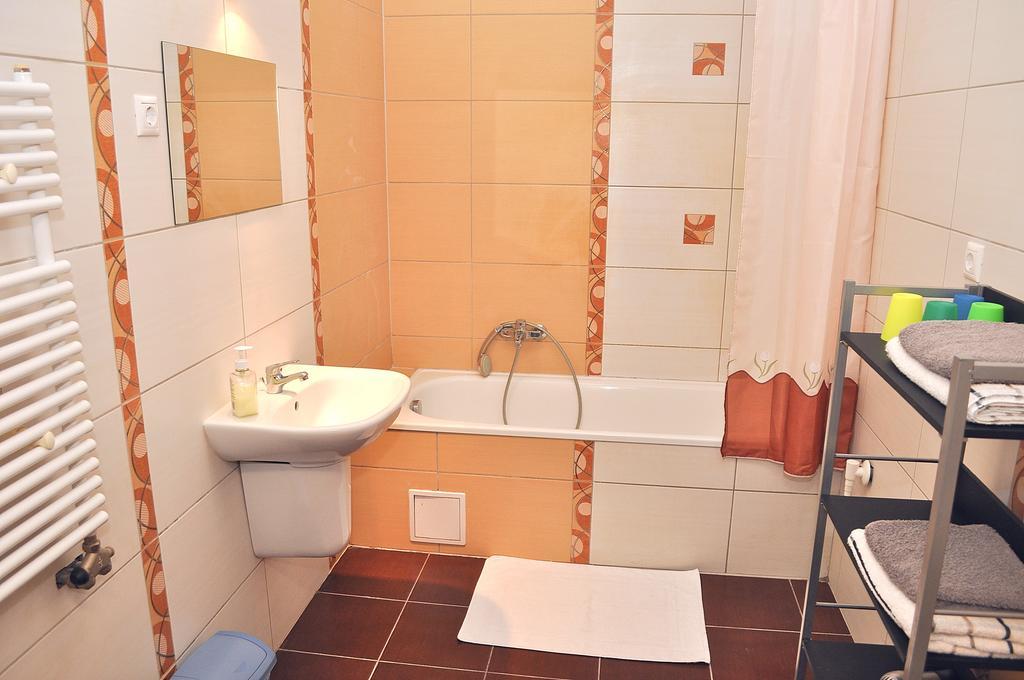 Tisza Palota Apartmanok Szeged Room photo