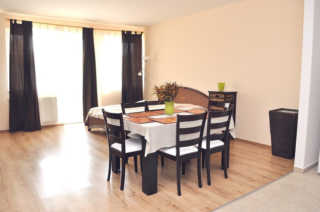 Tisza Palota Apartmanok Szeged Room photo