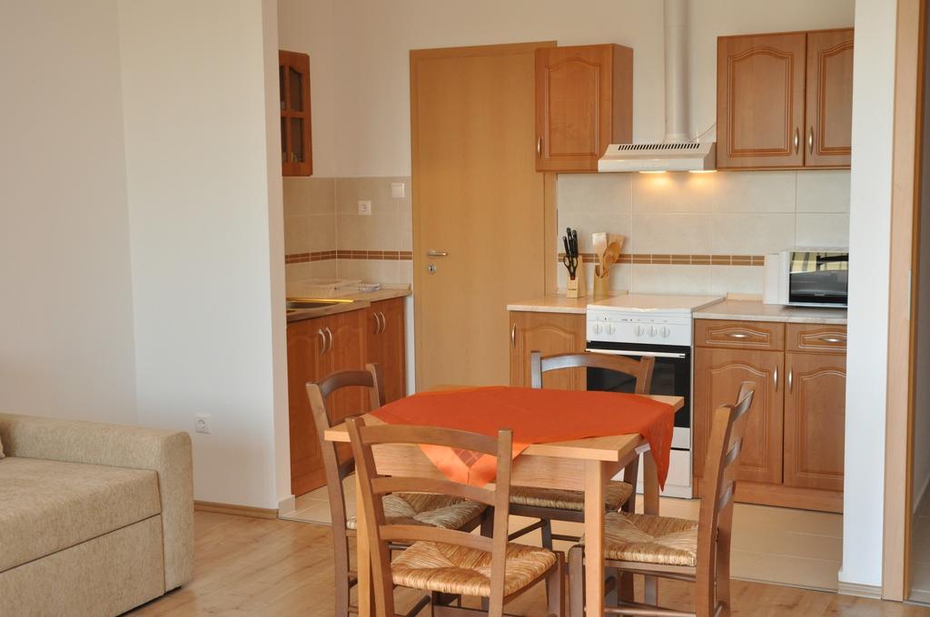 Tisza Palota Apartmanok Szeged Room photo
