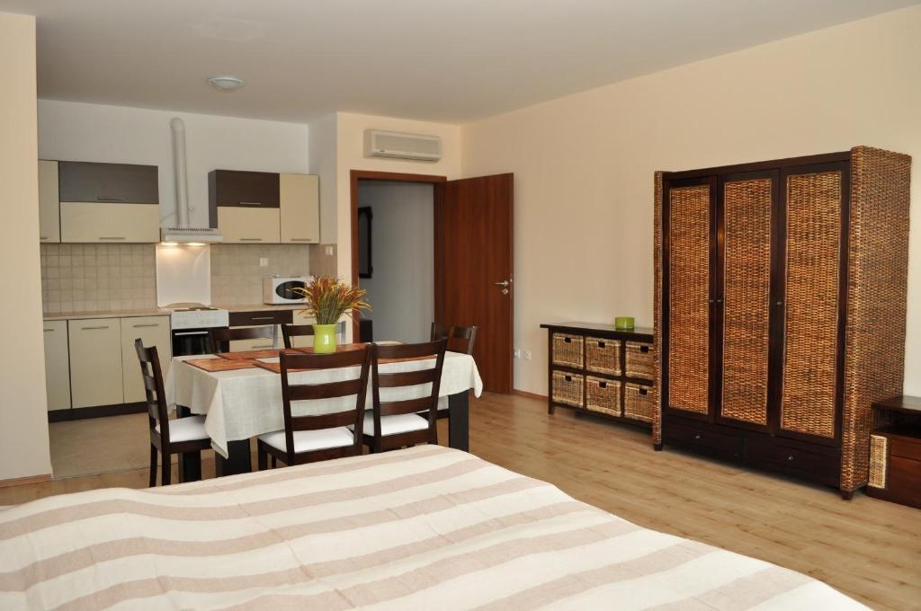 Tisza Palota Apartmanok Szeged Room photo