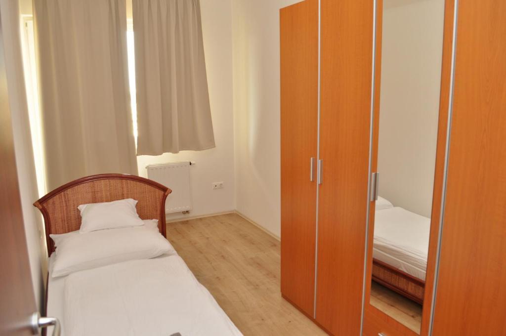 Tisza Palota Apartmanok Szeged Room photo