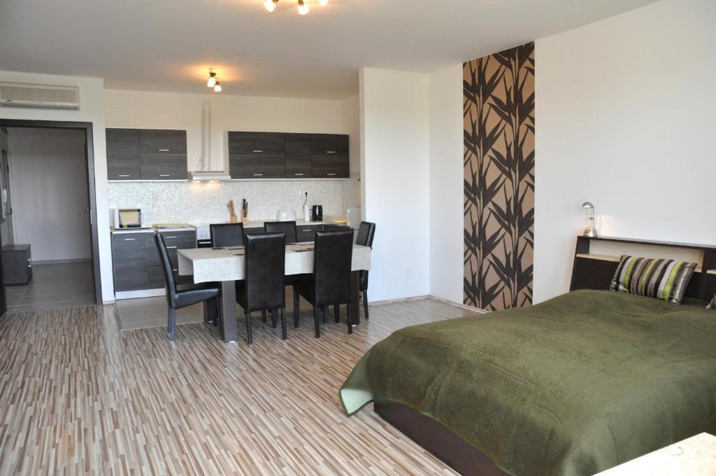 Tisza Palota Apartmanok Szeged Room photo